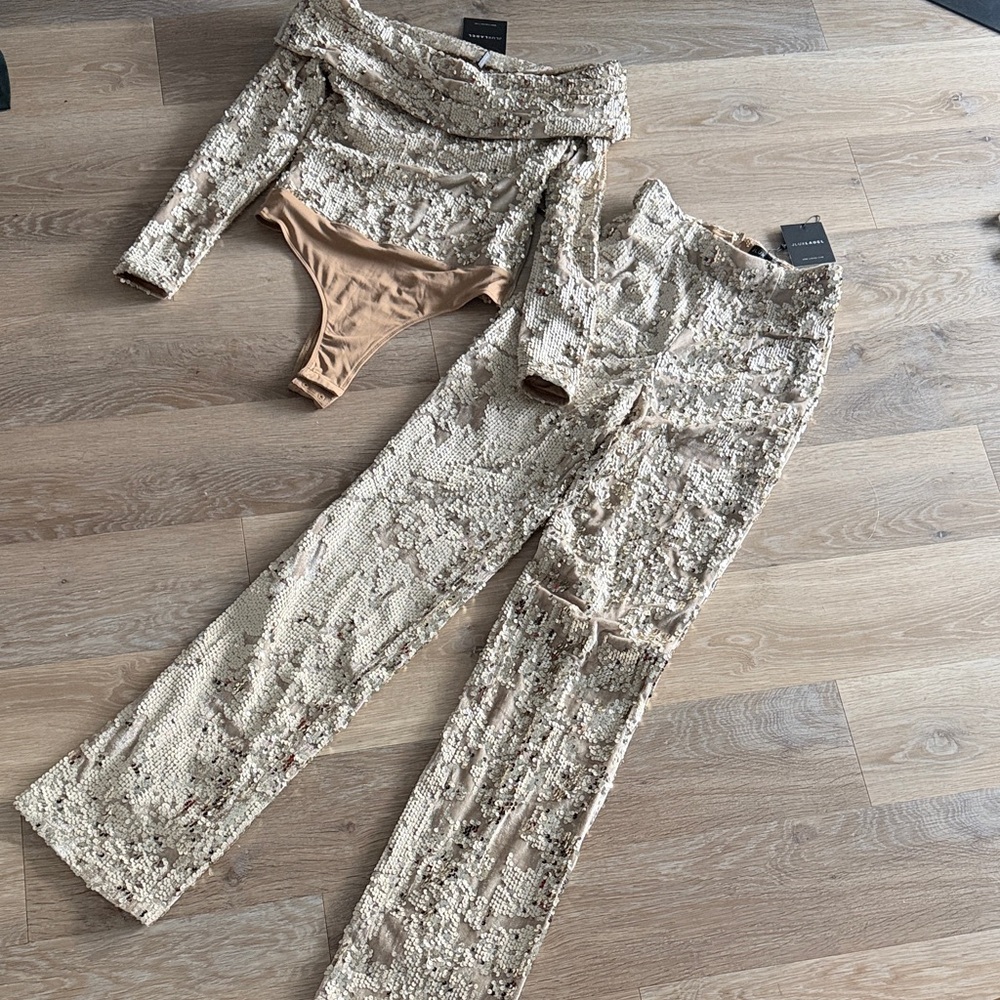 NWT JLUXLABEL Sequin Off-Shoulder Top and Pants Set - Picture 2 of 14